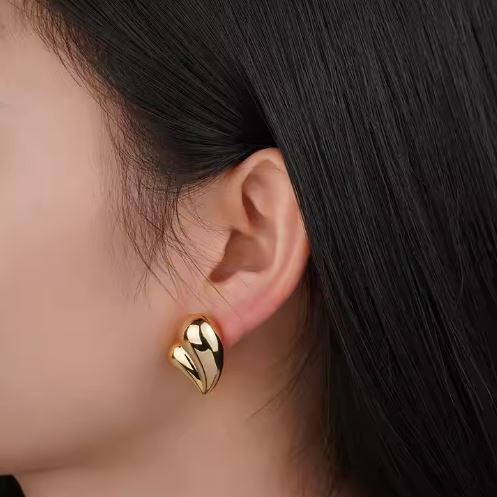 Aira Everyday Gold Earrings